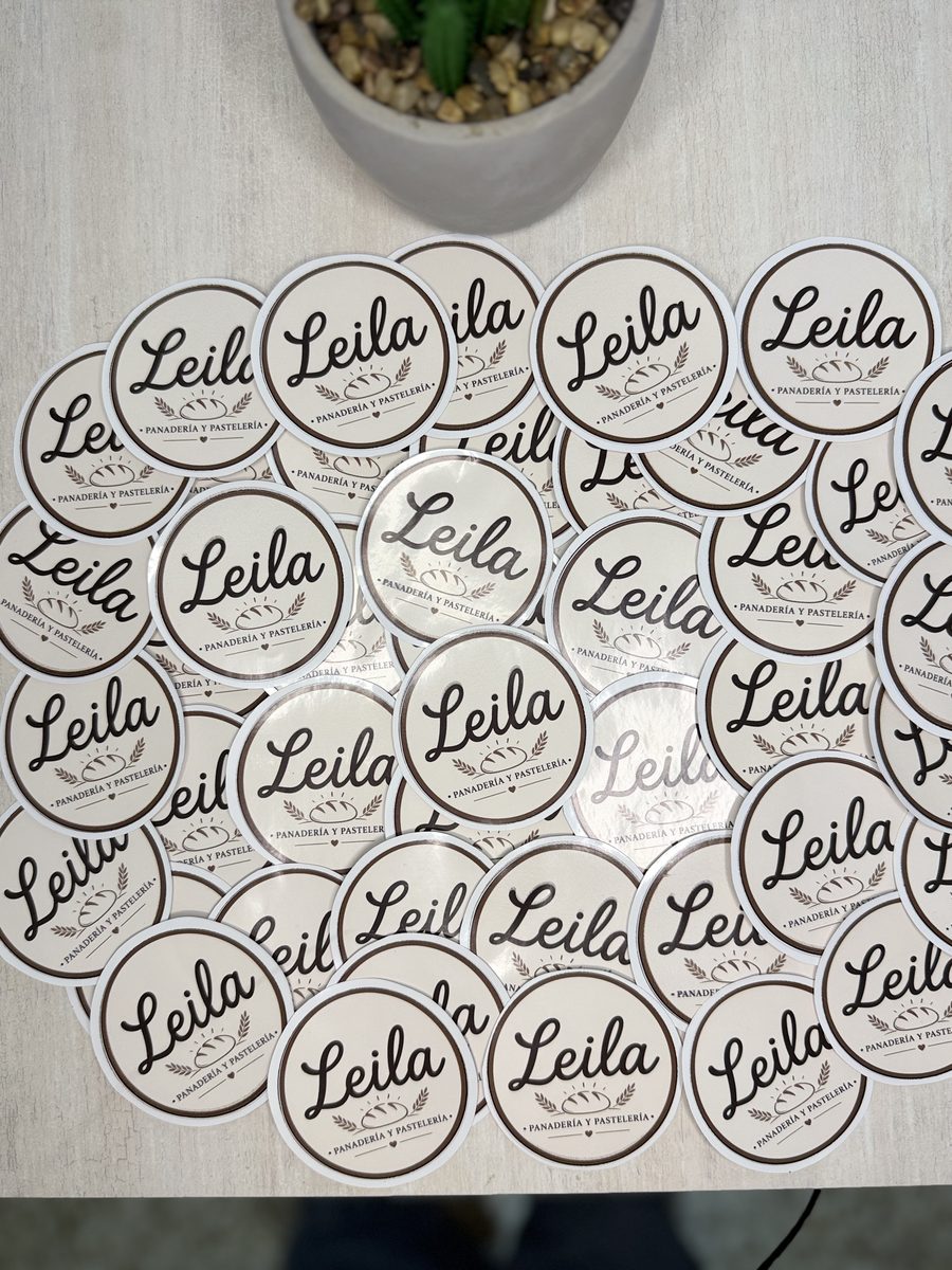 Stickers personalizados con nombre de marca